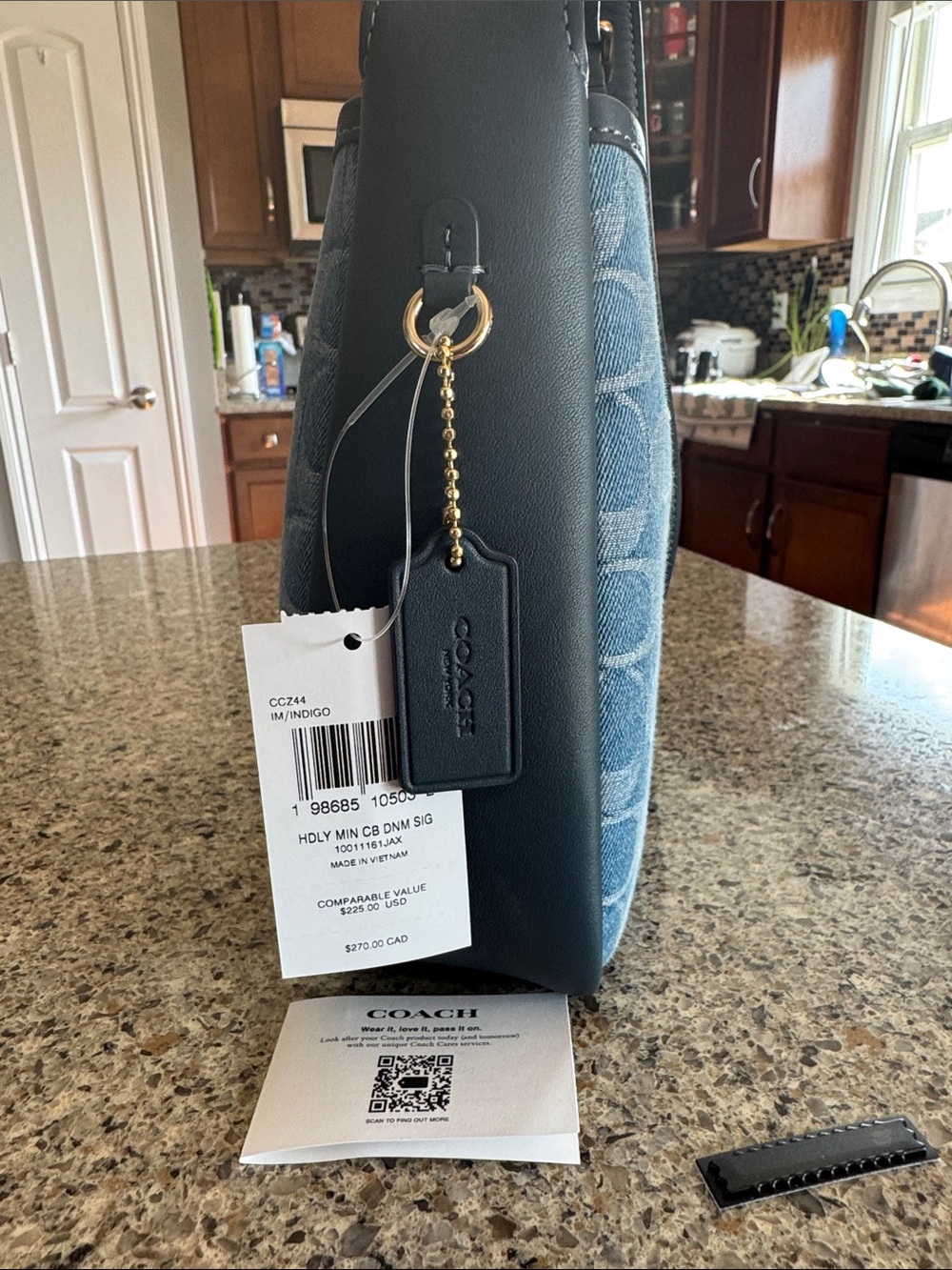 💙Cute Coach Denim Signature Canvas Shoulder Bag in Light Blue with Navy Trim NWT - Picture 6 of 17